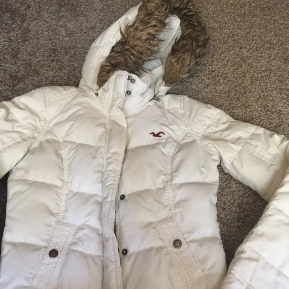 Hollister puffer